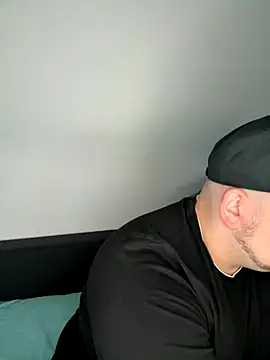 xXLustMolchXx online show from October 2025 04:27:01 PM