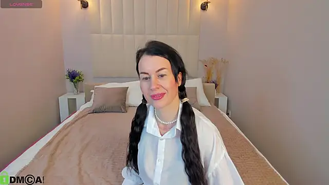 Stella Leon online show from October 2025 01:05:02 AM