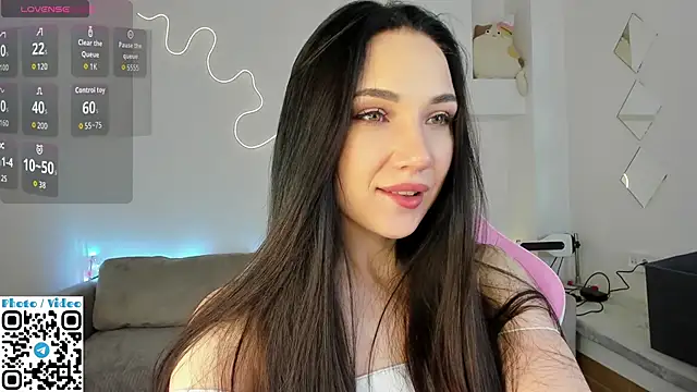 Helen Spark online show from October 2025 02:04:02 AM