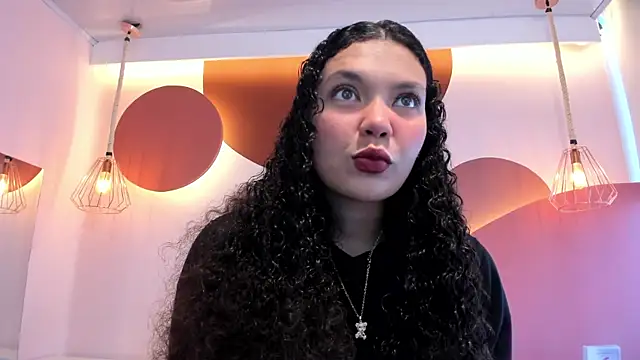 Snapshot of SweetStarr_ chatting on September 2025 12:51:02 PM SweetStarr online show from September 2025 12:51:02 PM