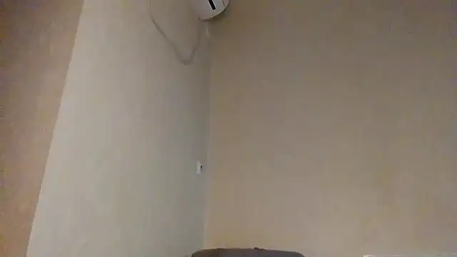 lesyawhite online show from November 2025 04:44:01 PM