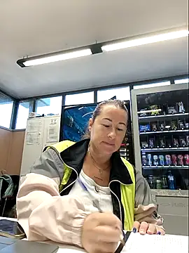 bichota85 online show from October 2025 10:12:02 AM