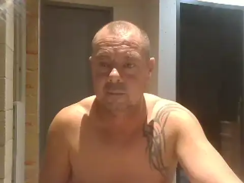 hugoboys4576 online show from October 2025 07:00:01 PM