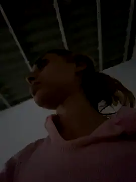 loirinhaaa online show from October 2025 05:45:02 PM