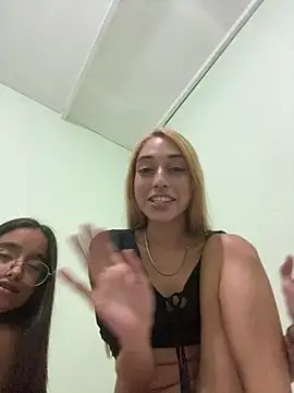 loirinhaaa online show from March 2026 06:59:01 AM