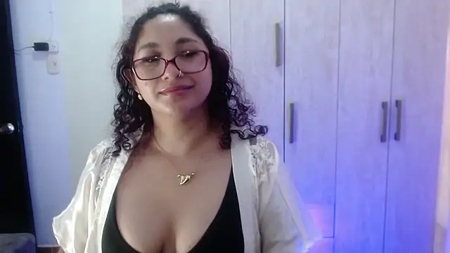 Gia Dior online show from October 2025 12:07:02 PM