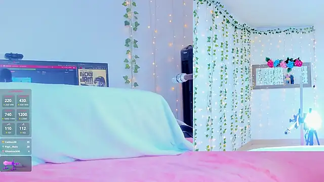 Ashley  Jones   online show from November 2025 05:00:01 PM