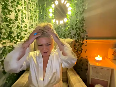 BonnyDesire online show from October 2025 08:00:02 PM