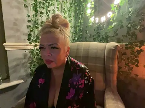 BonnyDesire online show from October 2025 07:37:02 PM