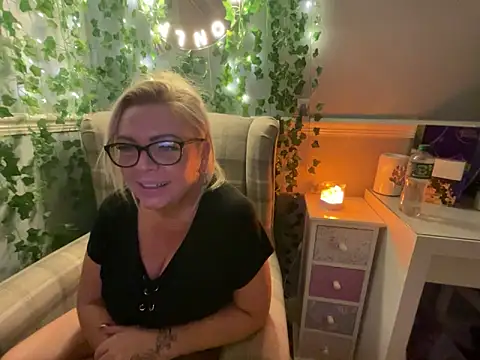 BonnyDesire online show from November 2025 07:35:01 PM