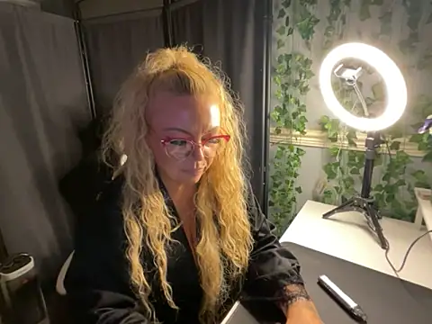 BonnyDesire online show from March 2026 08:15:01 PM