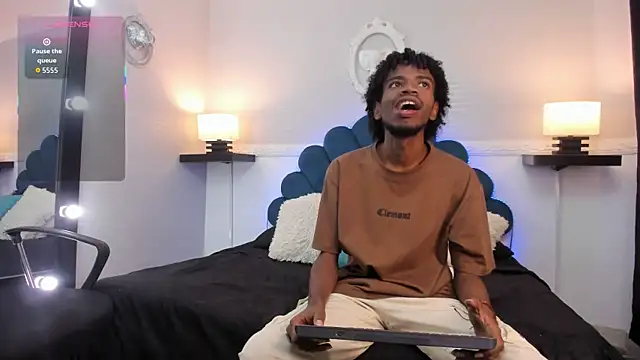 AllexJacob online show from October 2025 01:23:02 PM