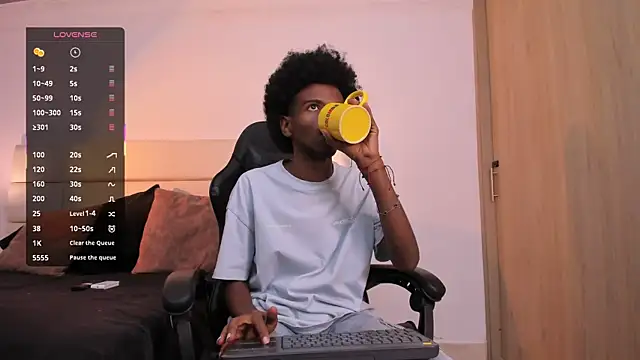 AllexJacob online show from November 2025 07:34:01 PM