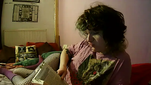 Nydia Levine online show from October 2025 01:09:01 PM