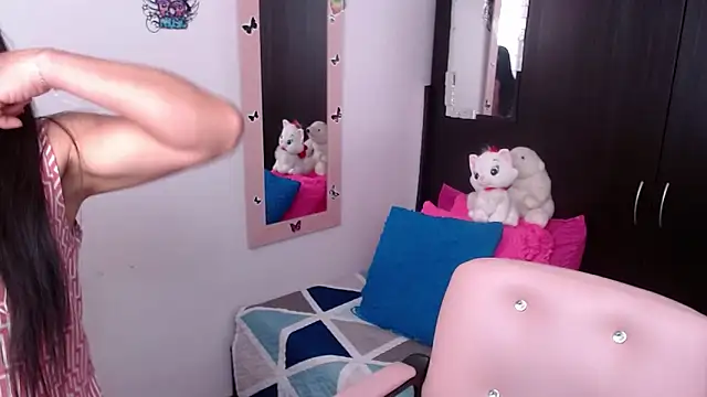 camilavargas  online show from November 2025 09:15:01 PM