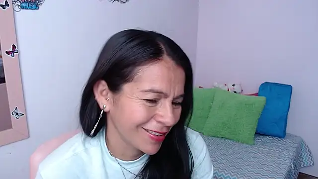 camilavargas  online show from February 2026 02:37:02 PM