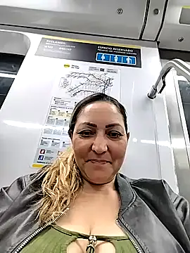 Lunita86 online show from November 2025 01:18:02 AM