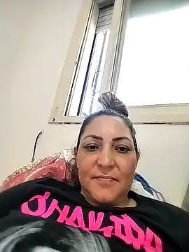 Lunita86 online show from December 2025 10:28:02 PM