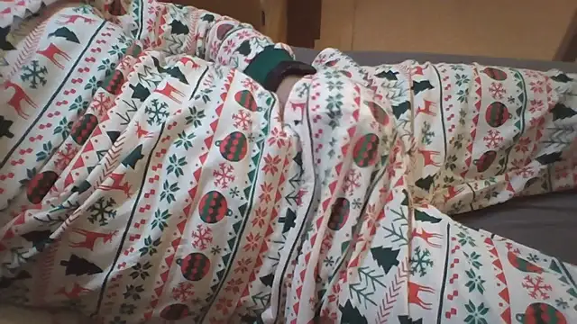 Snapshot of Astleitx chatting on December 2025 09:11:01 PM Astleitx online show from December 2025 09:11:01 PM