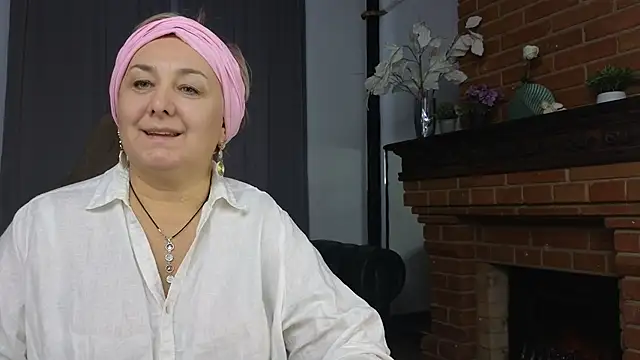 Marta Wils online show from October 2025 04:24:01 AM