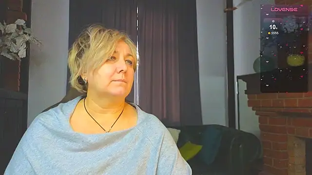 Marta Wils online show from October 2025 05:09:02 AM