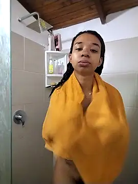 Suzanelee1 online show from October 2025 01:34:02 PM