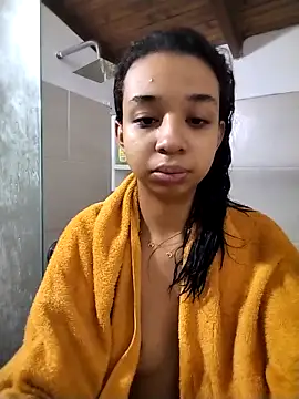 Suzanelee1 online show from October 2025 02:20:01 PM