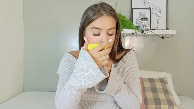 Snapshot of KeendraFox_ chatting on October 2025 07:35:02 PM KeendraFox online show from October 2025 07:35:02 PM