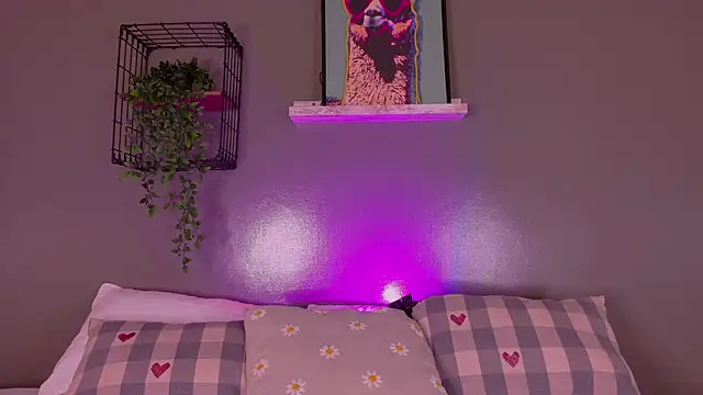 Snapshot of KeendraFox_ chatting on October 2025 10:27:01 AM KeendraFox online show from October 2025 10:27:01 AM