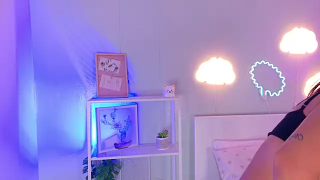 Snapshot of KeendraFox_ chatting on October 2025 10:30:01 AM KeendraFox online show from October 2025 10:30:01 AM