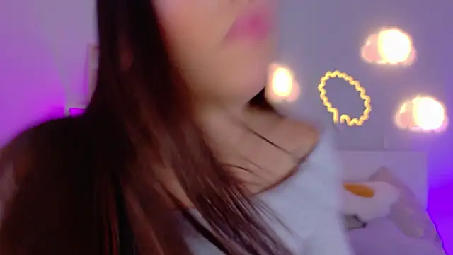 Snapshot of KeendraFox_ chatting on October 2025 11:33:02 AM KeendraFox online show from October 2025 11:33:02 AM