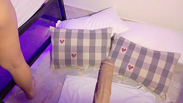 Snapshot of KeendraFox_ chatting on November 2025 10:37:01 AM KeendraFox online show from November 2025 10:37:01 AM