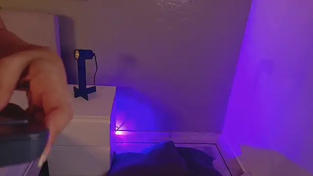 Snapshot of KeendraFox_ chatting on November 2025 10:27:01 AM KeendraFox online show from November 2025 10:27:01 AM