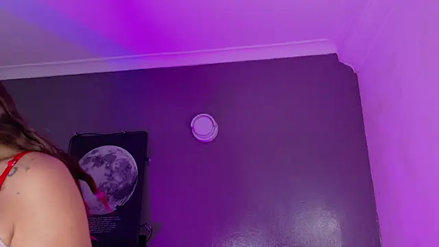 Snapshot of KeendraFox_ chatting on December 2025 10:32:02 AM KeendraFox online show from December 2025 10:32:02 AM