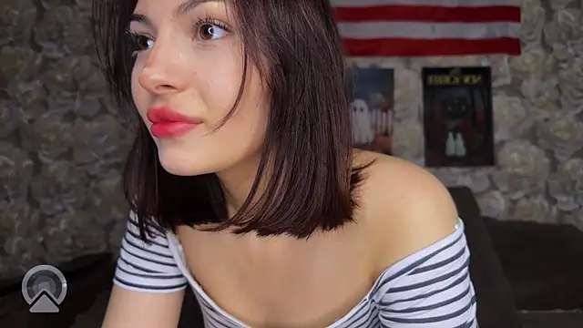 Snapshot of sweeet_strawberies chatting on November 2025 06:52:01 PM sweeet strawberies online show from November 2025 06:52:01 PM