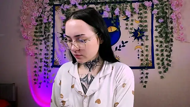 MollyKissy online show from April 2026 04:59:01 AM
