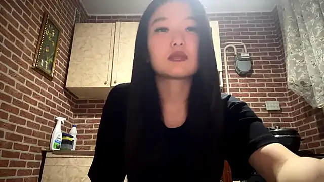 EmmaLeexth online show from February 2026 02:10:01 PM