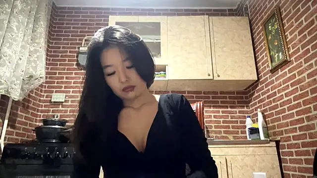 EmmaLeexth online show from February 2026 02:14:01 PM