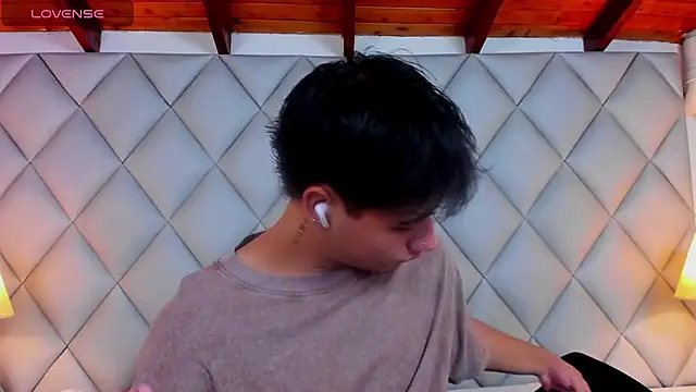 Clement Reyes online show from December 2025 01:51:01 PM