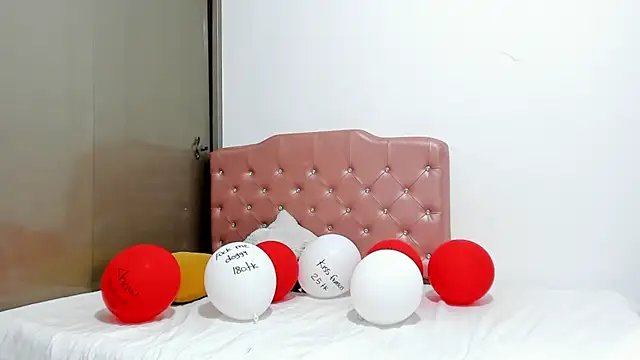 Snapshot of IslaRose7 chatting on February 2026 01:52:02 PM IslaRose7 online show from February 2026 01:52:02 PM