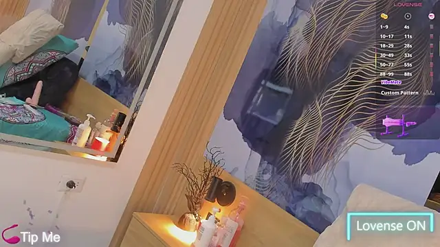 Anabacker01 online show from October 2025 07:47:01 PM