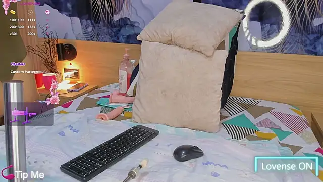 Anabacker01 online show from October 2025 07:47:01 PM