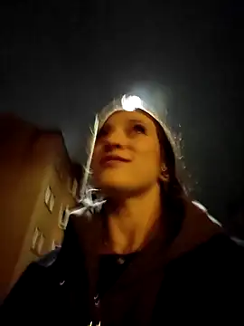 laradoom online show from October 2025 03:40:02 AM