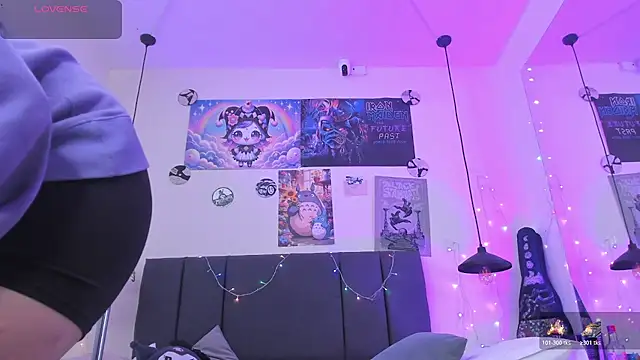 SabrinaV  online show from April 2026 11:25:01 AM