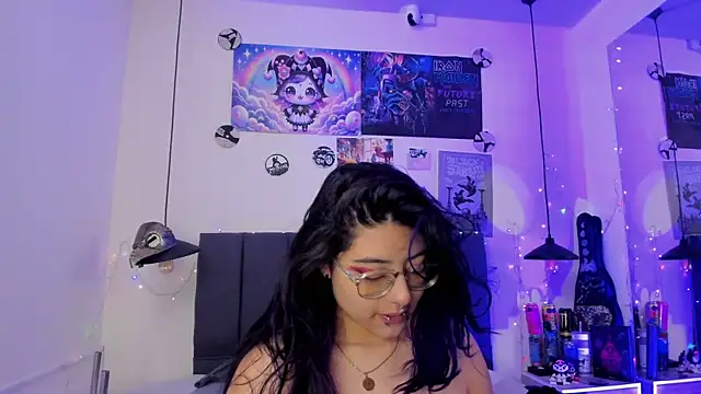 Snapshot of SabrinaV_ chatting on July 2026 11:29:02 AM SabrinaV online show from July 2026 11:29:02 AM
