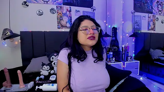 Snapshot of SabrinaV_ chatting on July 2026 11:25:01 AM SabrinaV online show from July 2026 11:25:01 AM