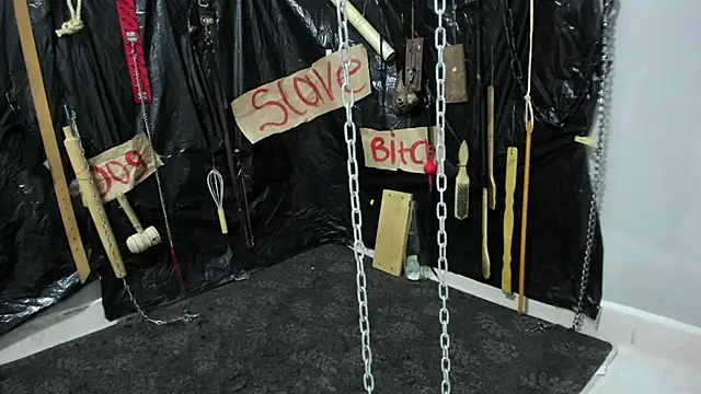 Snapshot of BDSM_MEDUZA chatting on May 2026 10:22:02 AM BDSM MEDUZA online show from May 2026 10:22:02 AM