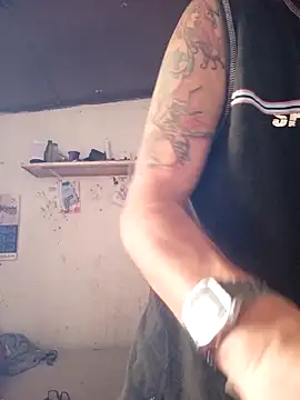 Lionardovssf35 online show from December 2025 03:43:02 PM