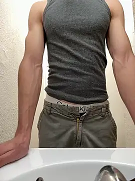 Snapshot of gymratforyouu chatting on September 2025 02:35:01 AM gymratforyouu online show from September 2025 02:35:01 AM