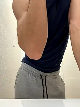 Snapshot of gymratforyouu chatting on October 2025 04:48:01 AM gymratforyouu online show from October 2025 04:48:01 AM